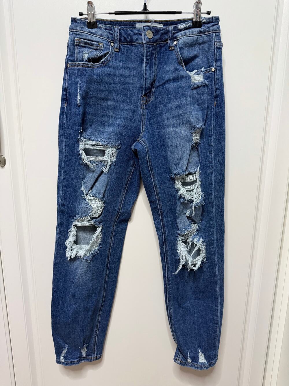 Risen size 5 distressed denim jeans ankle